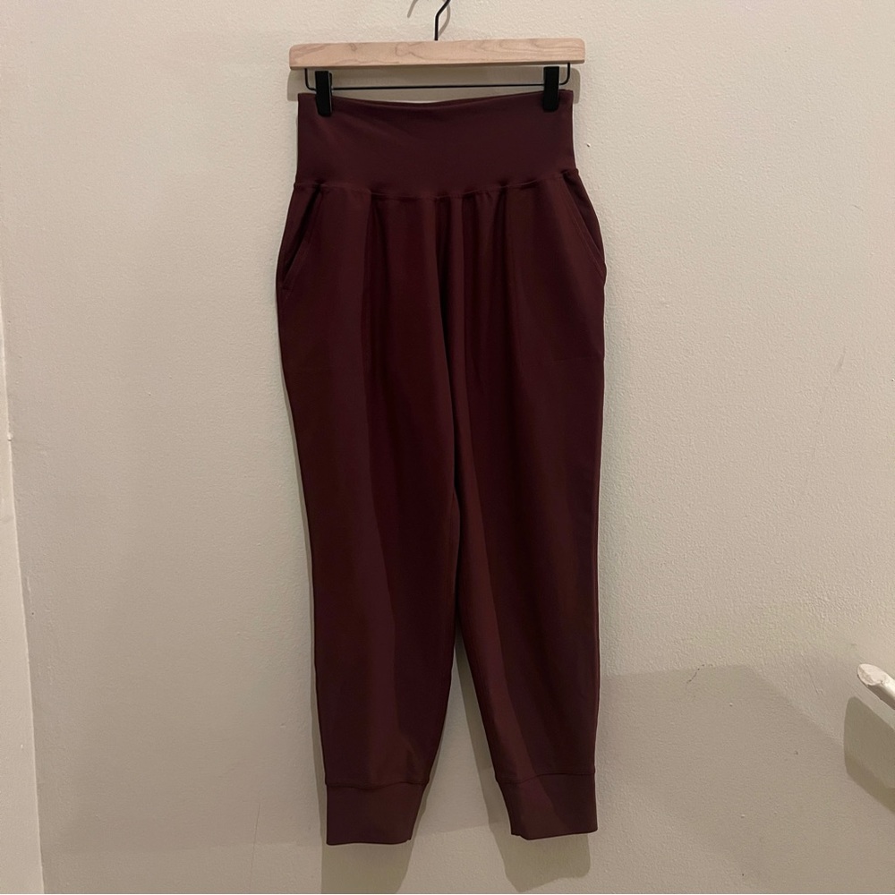 Old Navy Powersoft High-Waisted Maroon Joggers‎ Stretch Athleisure Size M